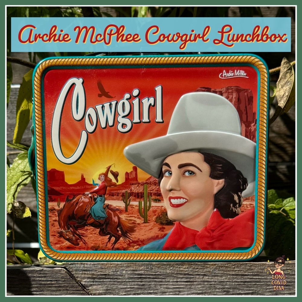 🤠NWOT/Archie McPhee Cowgirl Lunchbox Purse/Embossed Metal/Charm/8.5”W 7”H 4”D